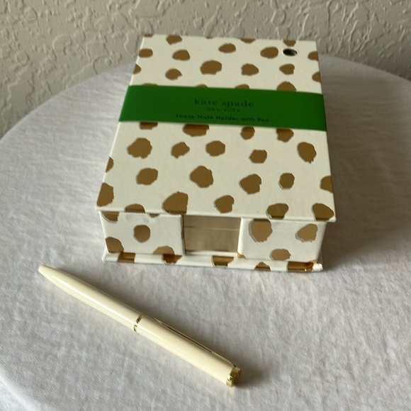 Kate Spade: Gold & White Note Holder with Pen - Picture 13 of 16
